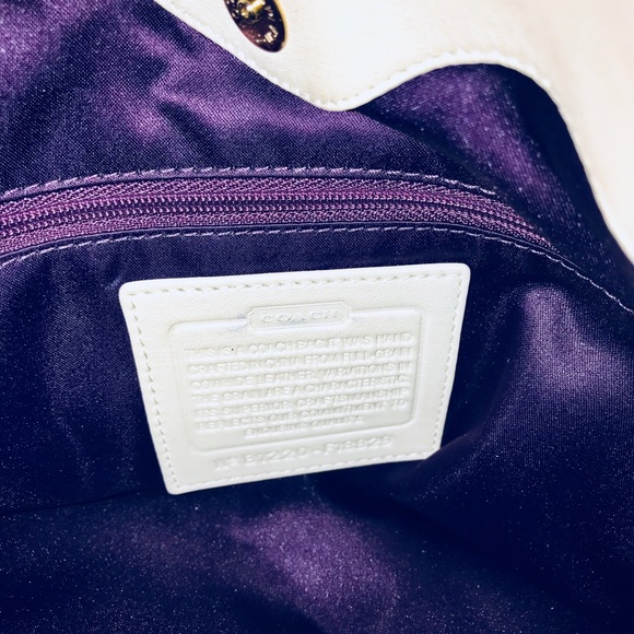 BEAUTIFUL GENTLY LOVED AUTHENTIC COACH HANDBAG - Picture 3 of 5